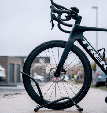 Black steel bike stand suitable for road bikes, mountain bikes and city bikes.
